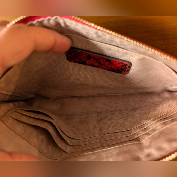 Michael Kors Jet Set Python Embossed Red/ Black Leather,10x5.5", Retail $158 - Picture 6 of 8